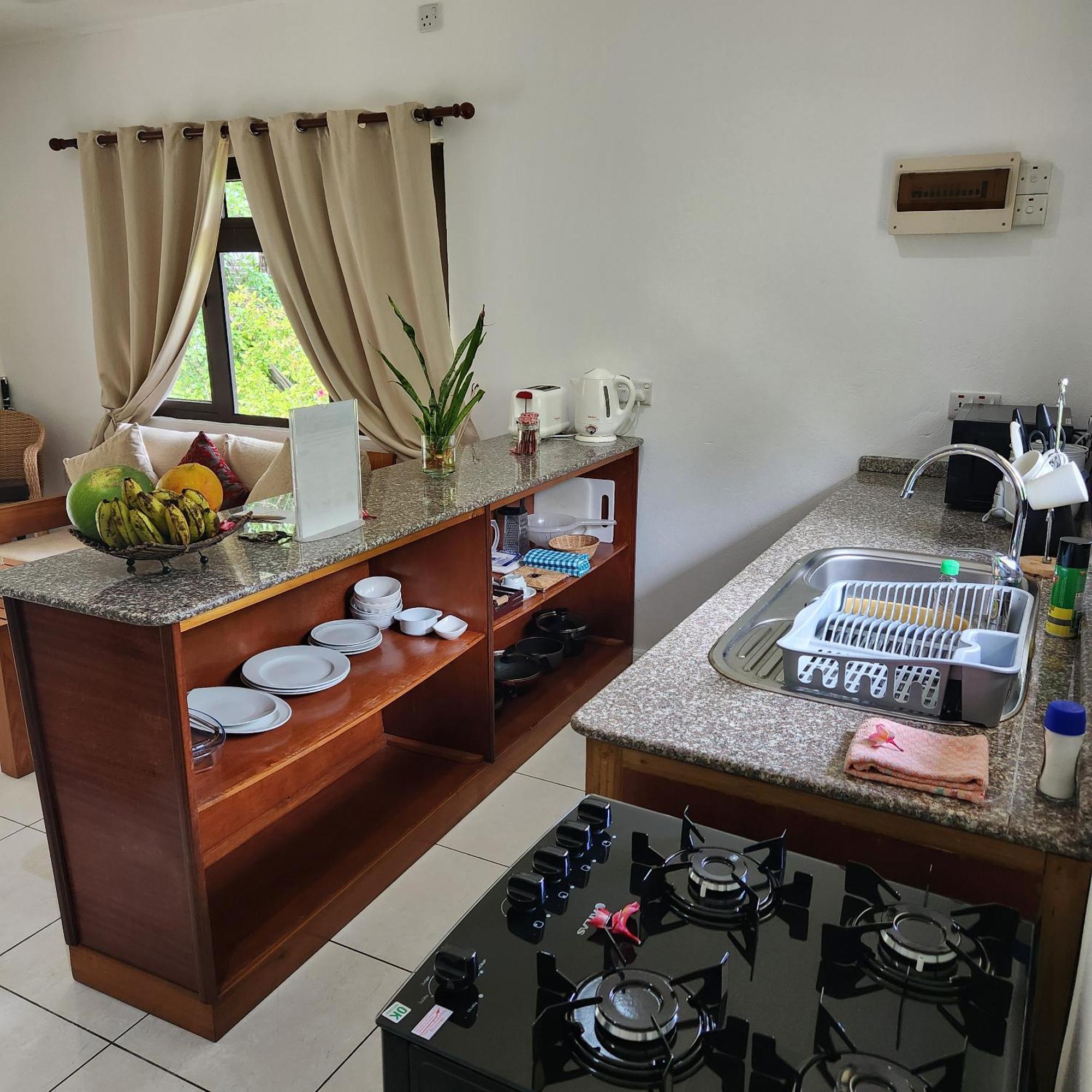 Surf Tropical Villa Takamaka Cerf Island Ngoại thất bức ảnh