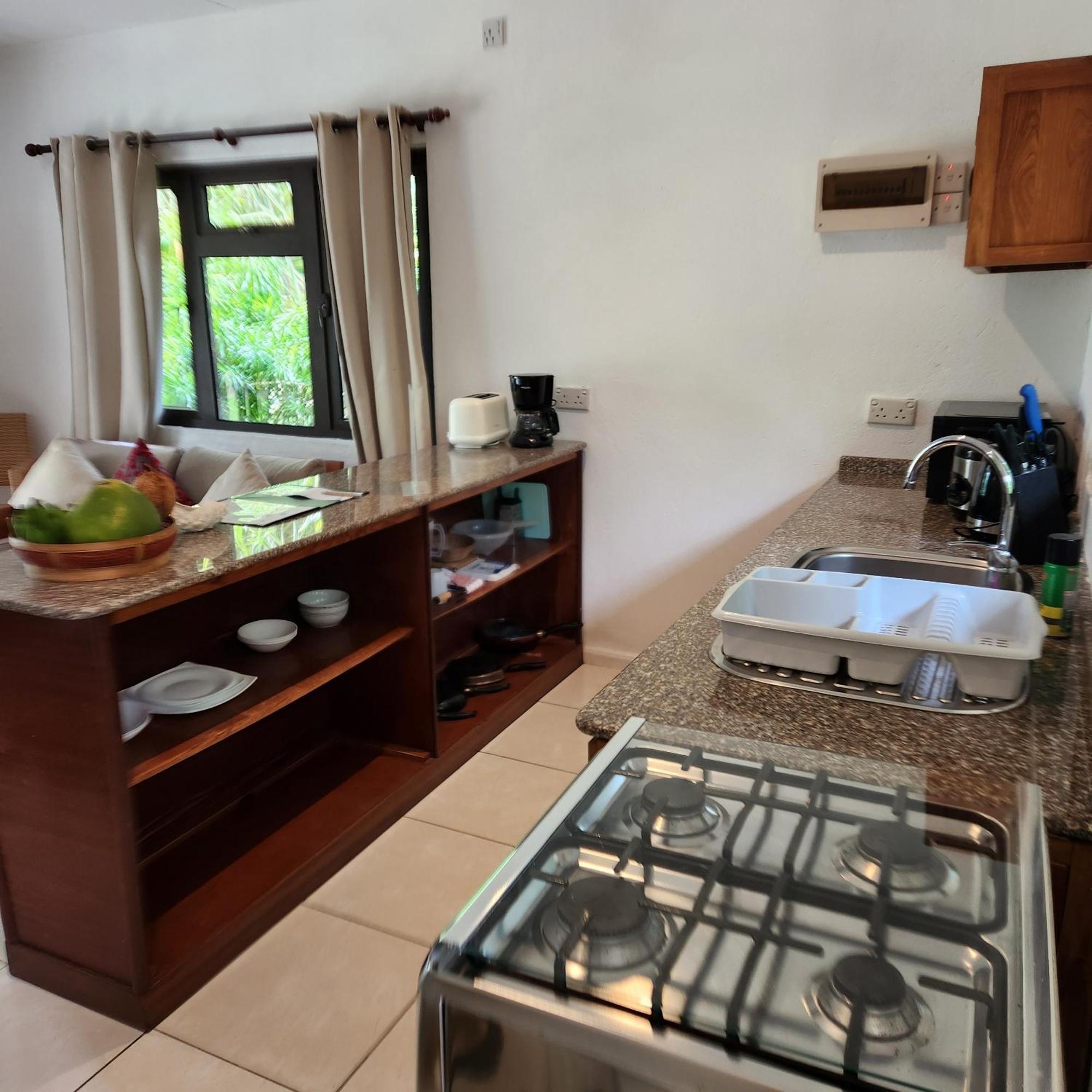 Surf Tropical Villa Takamaka Cerf Island Ngoại thất bức ảnh